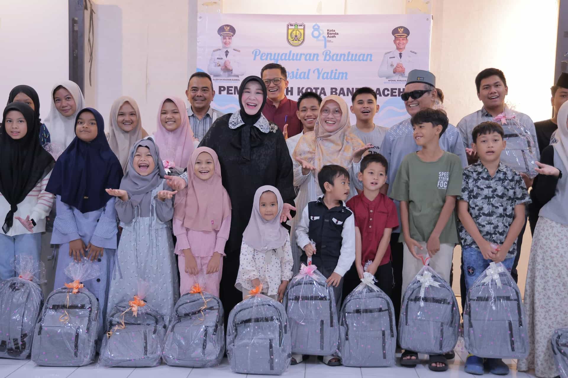 Sambut Tahun Ajaran Baru, Pemko Banda Aceh Salurkan Perlengkapan Sekolah untuk 250 Anak Yatim