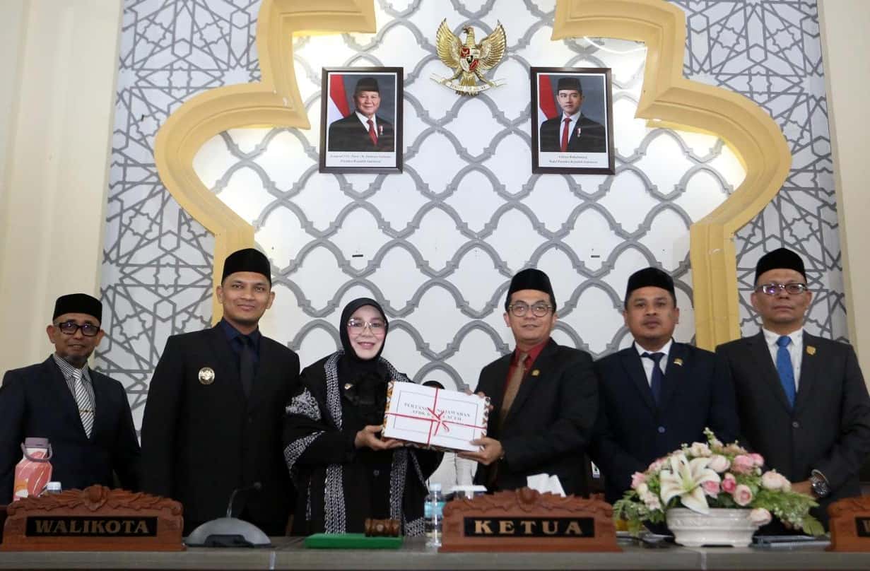 Pemko Banda Aceh Serahkan Raqan Pertanggungjawaban APBK 2025, Sukses Pertahankan WTP ke-18