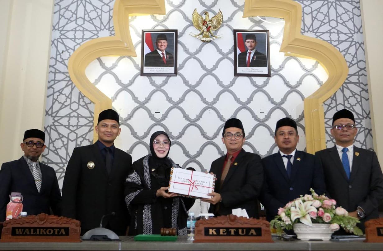 Pemko Banda Aceh Serahkan Raqan Pertanggungjawaban APBK 2025, Sukses Pertahankan WTP ke-18