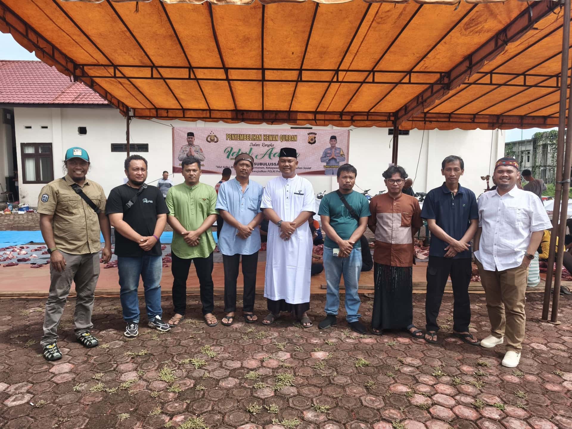Polres Subulussalam Bagikan Daging Kurban kepada Wartawan dan Masyarakat