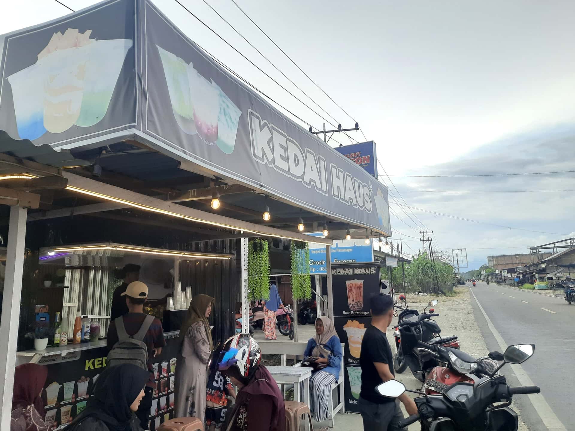 Sukses Manis dari Simpang Empat: Kede Haus Jadi Bukti Geliat Ekonomi Kreatif Pemuda Aceh Selatan